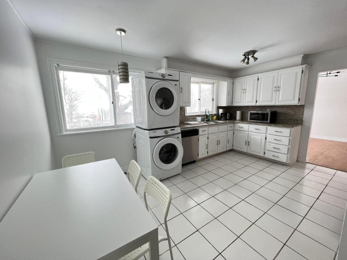 Letitia Heights !E Spacious And Quiet Private Bedroom With Private Bathroom Barrie Luaran gambar